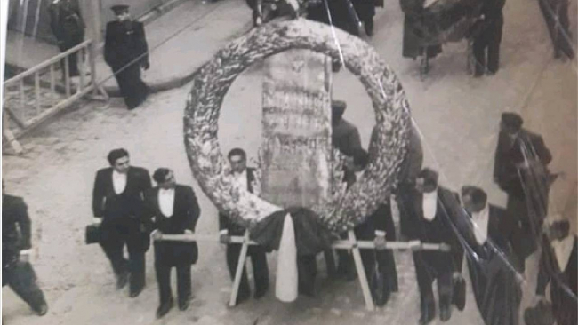 Atatürk'ün cenazesinde taşınan çelengin parçalarını özenle saklıyor